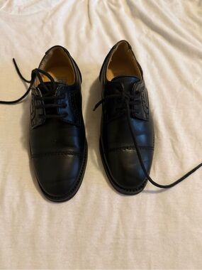 Men's Black Leather Cap-Toe Derby Shoes